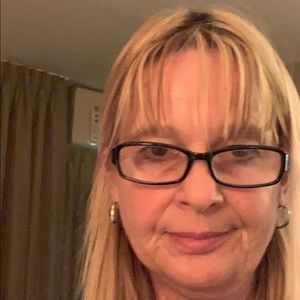 Meet your Posher, Denise